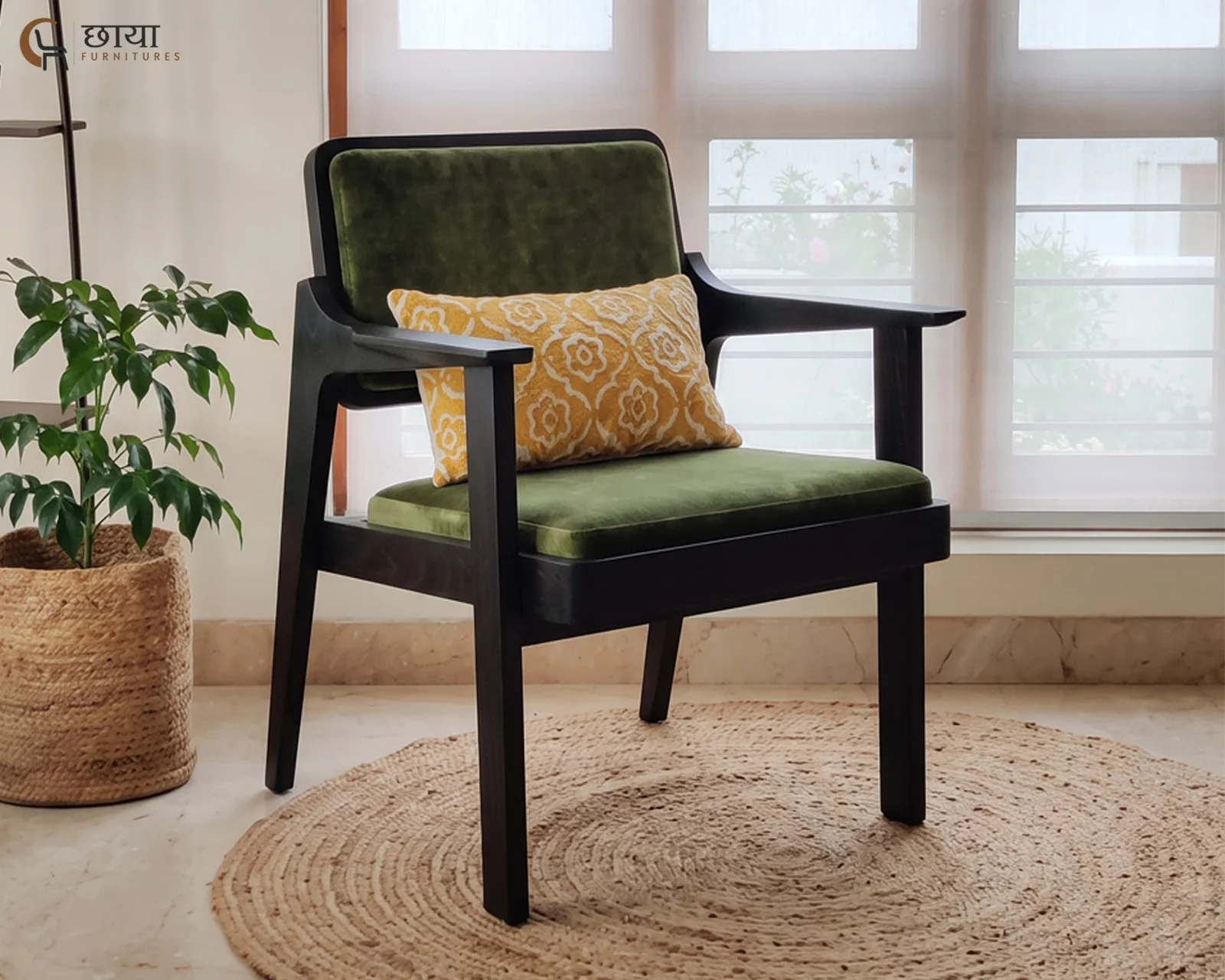 Saul Arm Chair (Black Finish, Green Velvet) — front