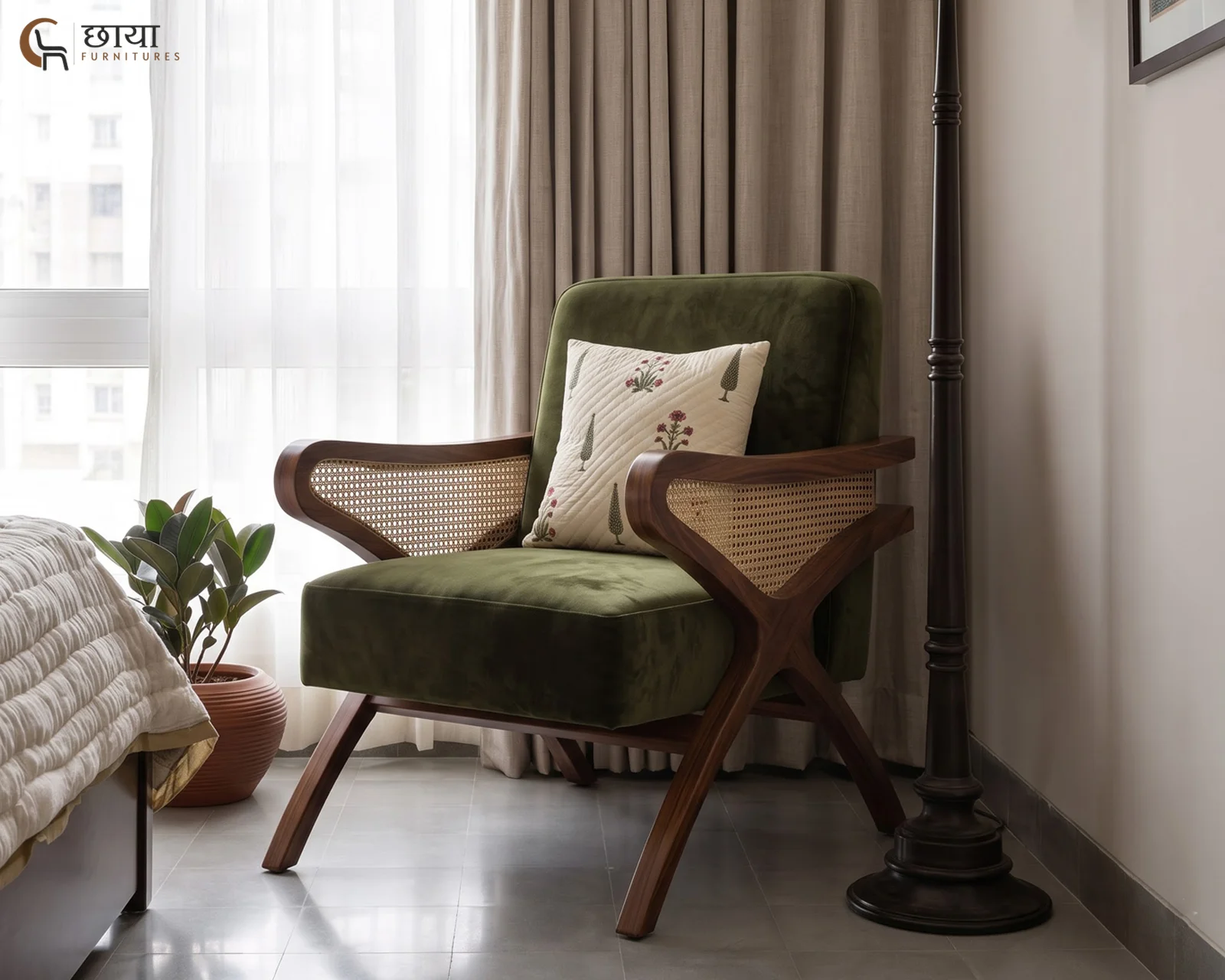 Hunk Arm Chair (Green Velvet) — front 1